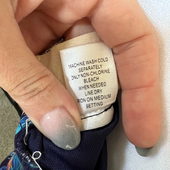 Bloomsbury High-Low Sleeveless Maxi Dress (Small) - Picture 7 of 8